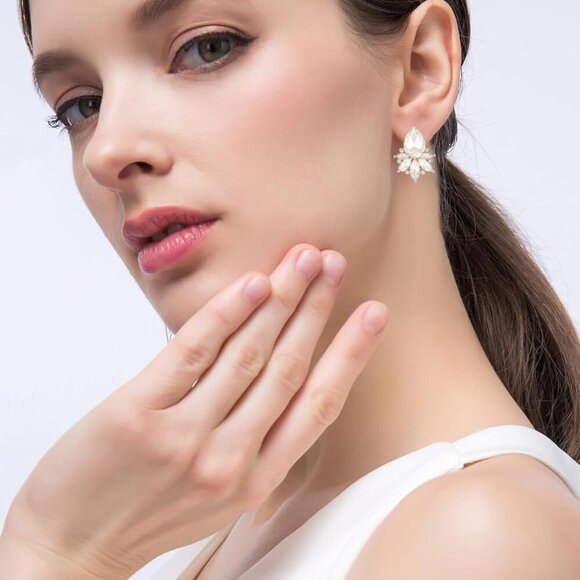 Vintage Rhinestone Drop Earrings - Picture 3 of 7